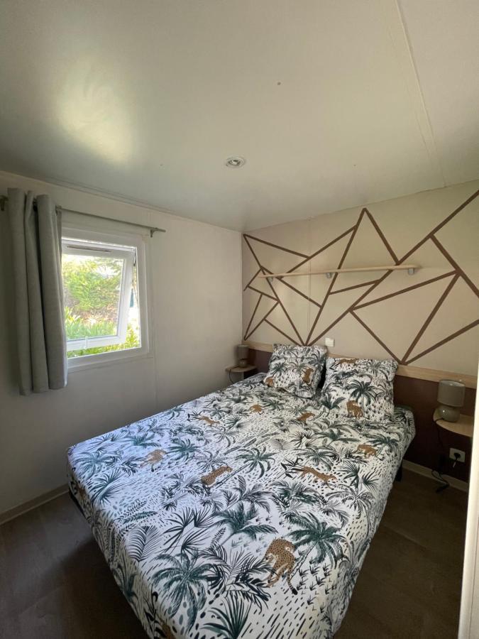 Mobil-Home Au Pied Du Luberon لا روكي دي انثيرون المظهر الخارجي الصورة