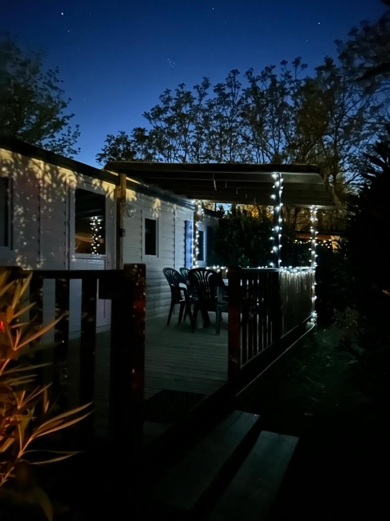 Mobil-Home Au Pied Du Luberon لا روكي دي انثيرون المظهر الخارجي الصورة